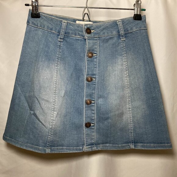 Dresses & Skirts - Ladies Small Blue Jean Skirt Button Front